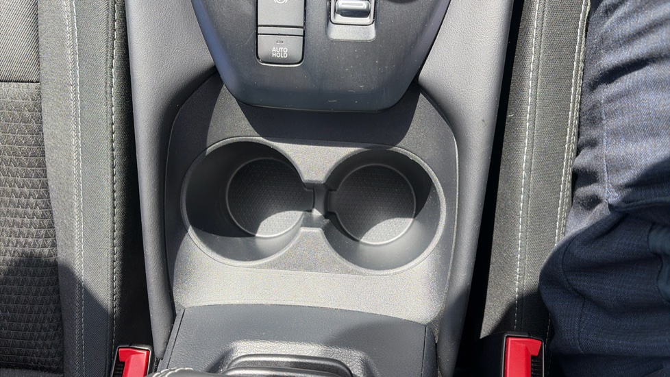 Nissan Qashqai 1.3 DiG-T MH N-Connecta 5dr Petrol Hatchback - Image 41