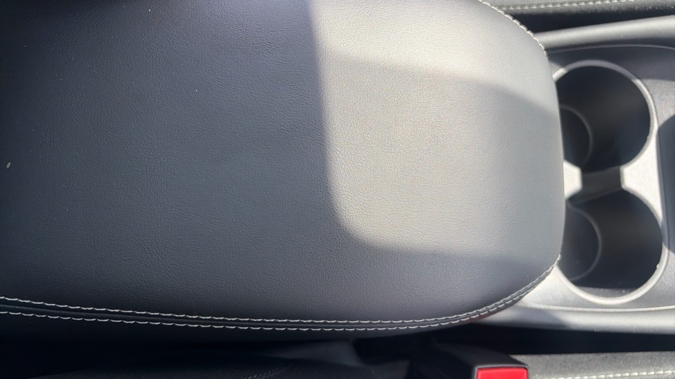 Nissan Qashqai 1.3 DiG-T MH N-Connecta 5dr Petrol Hatchback - Image 42