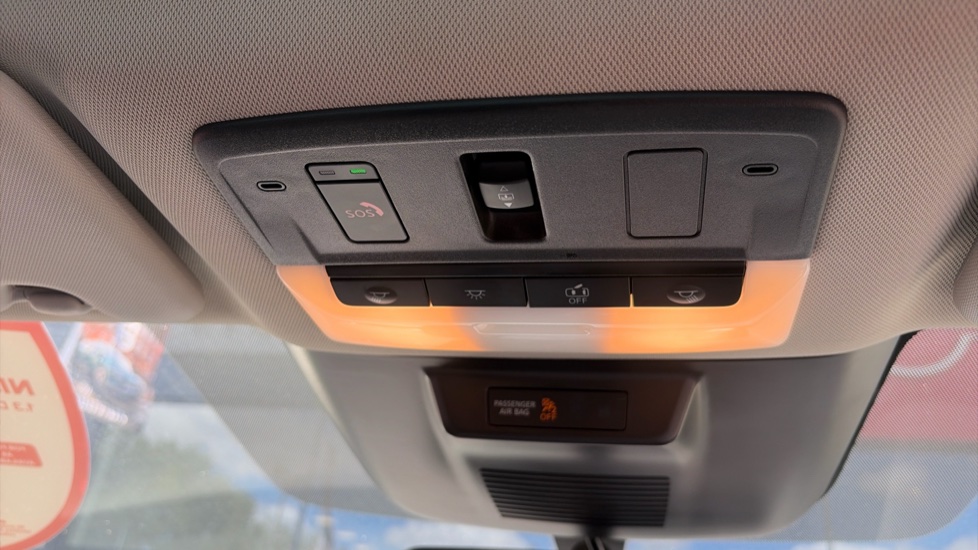 Nissan Qashqai 1.3 DiG-T MH N-Connecta 5dr Petrol Hatchback - Image 46