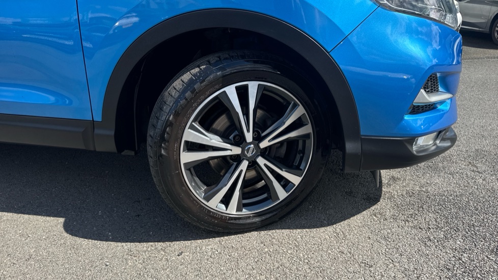 Nissan Qashqai 1.5 dCi N-Connecta 5dr Diesel Hatchback - Image 8