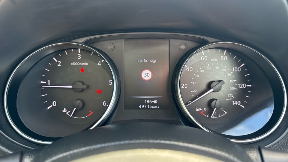 Nissan Qashqai 1.5 dCi N-Connecta 5dr Diesel Hatchback - Image 24