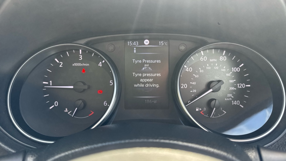 Nissan Qashqai 1.5 dCi N-Connecta 5dr Diesel Hatchback - Image 25