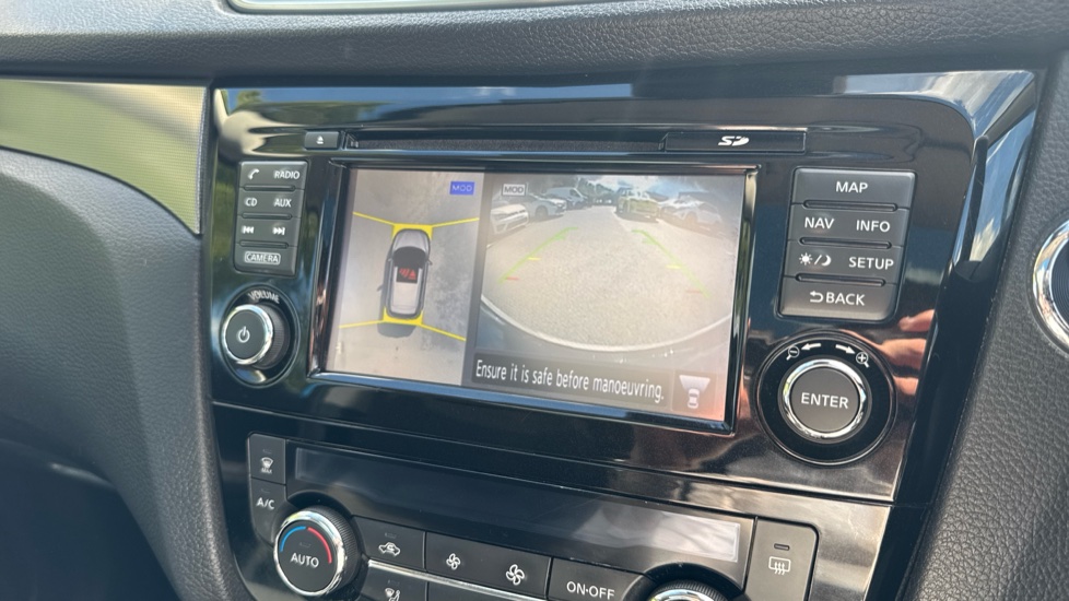 Nissan Qashqai 1.5 dCi N-Connecta 5dr Diesel Hatchback - Image 28