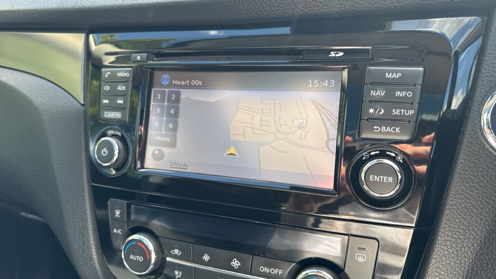 Nissan Qashqai 1.5 dCi N-Connecta 5dr Diesel Hatchback - Image 31