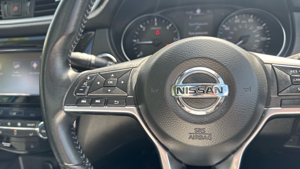 Nissan Qashqai 1.5 dCi N-Connecta 5dr Diesel Hatchback - Image 37