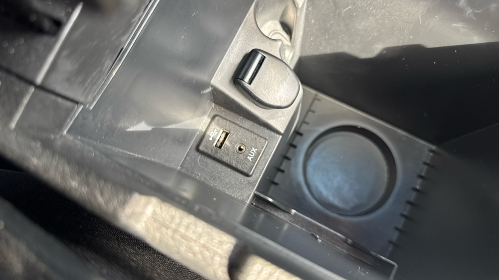 Nissan Qashqai 1.5 dCi N-Connecta 5dr Diesel Hatchback - Image 39
