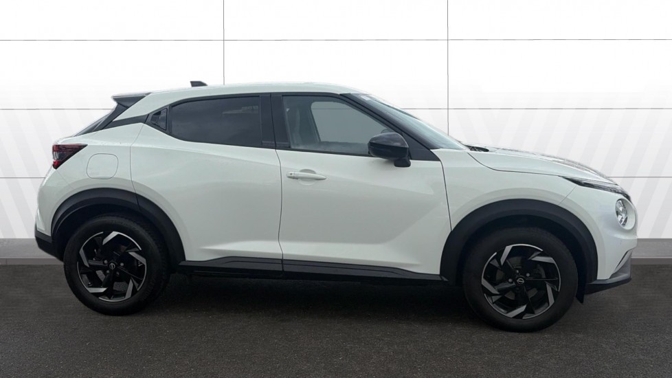 Nissan Juke 1.0 DiG-T 114 N-Connecta 5dr DCT Petrol Hatchback - Image 5