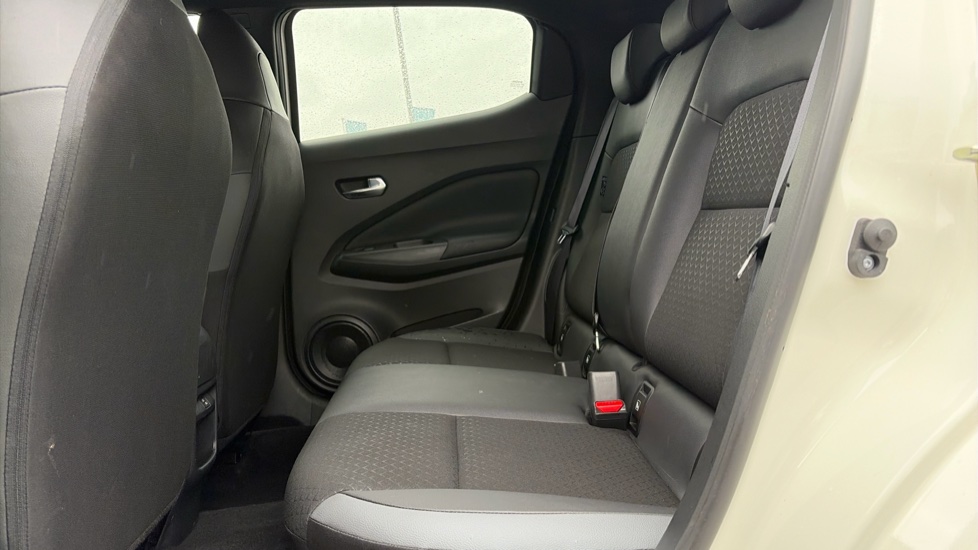 Nissan Juke 1.0 DiG-T 114 N-Connecta 5dr DCT Petrol Hatchback - Image 16