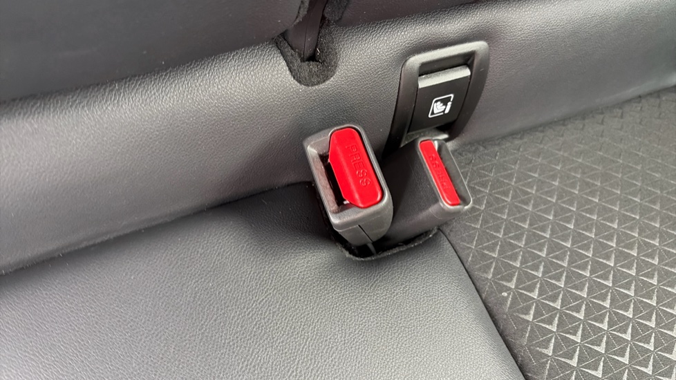 Nissan Juke 1.0 DiG-T 114 N-Connecta 5dr DCT Petrol Hatchback - Image 17