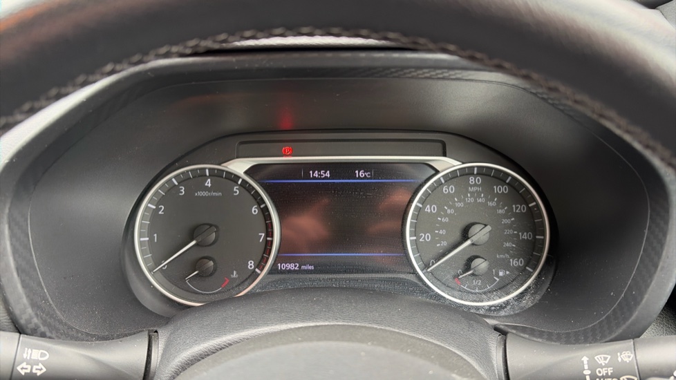 Nissan Juke 1.0 DiG-T 114 N-Connecta 5dr DCT Petrol Hatchback - Image 18