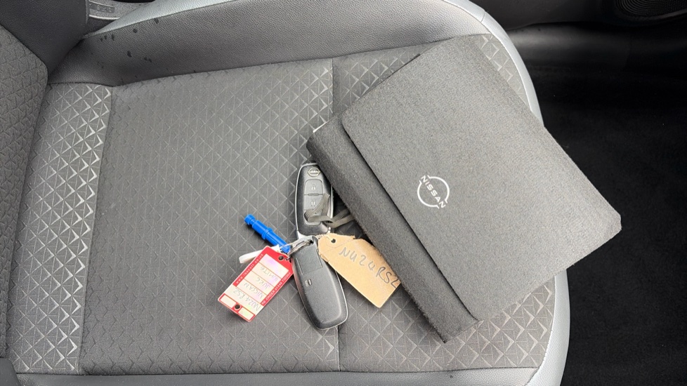 Nissan Juke 1.0 DiG-T 114 N-Connecta 5dr DCT Petrol Hatchback - Image 19