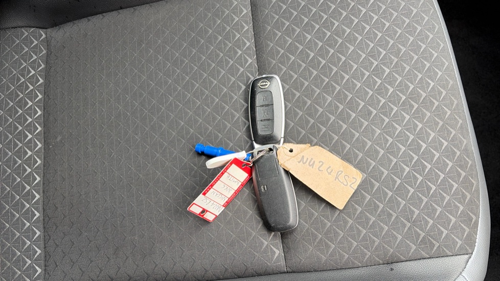 Nissan Juke 1.0 DiG-T 114 N-Connecta 5dr DCT Petrol Hatchback - Image 20