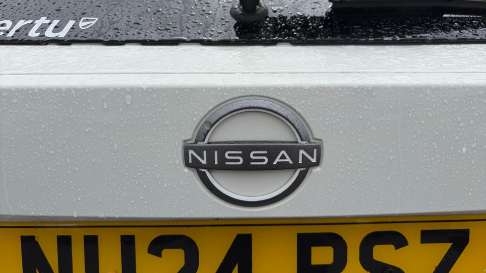 Nissan Juke 1.0 DiG-T 114 N-Connecta 5dr DCT Petrol Hatchback - Image 22