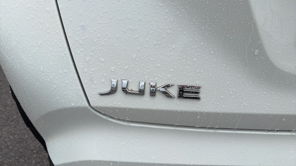 Nissan Juke 1.0 DiG-T 114 N-Connecta 5dr DCT Petrol Hatchback - Image 24