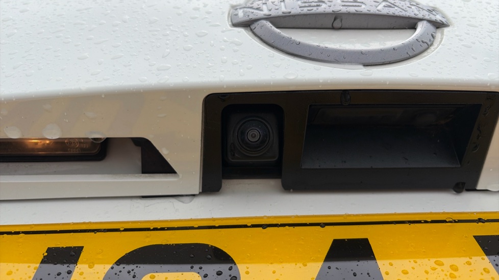 Nissan Juke 1.0 DiG-T 114 N-Connecta 5dr DCT Petrol Hatchback - Image 28