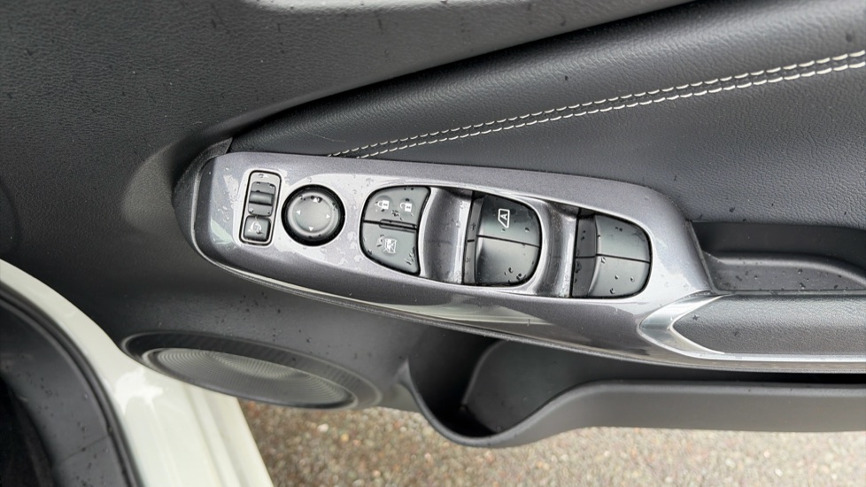 Nissan Juke 1.0 DiG-T 114 N-Connecta 5dr DCT Petrol Hatchback - Image 42