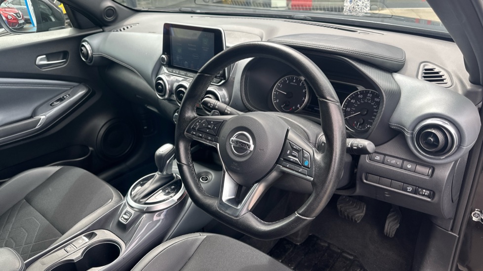 Nissan Juke 1.0 DiG-T Tekna 5dr DCT Petrol Hatchback - Image 11