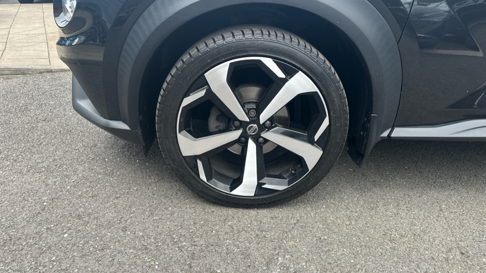 Nissan Juke 1.0 DiG-T Tekna 5dr DCT Petrol Hatchback - Image 47