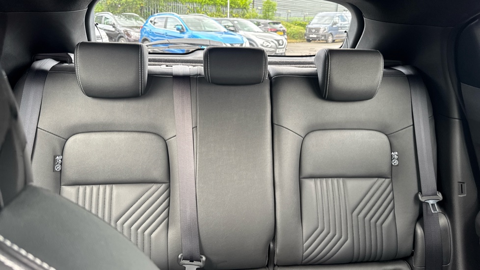 Nissan Juke 1.0 DiG-T Tekna 5dr Petrol Hatchback - Image 15