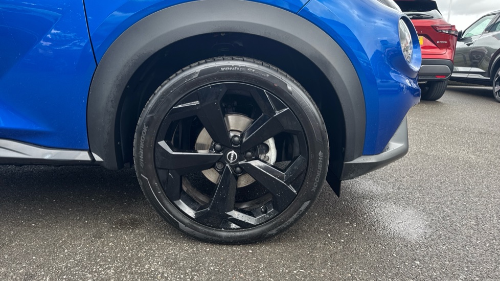 Nissan Juke 1.0 DiG-T Tekna 5dr Petrol Hatchback - Image 21