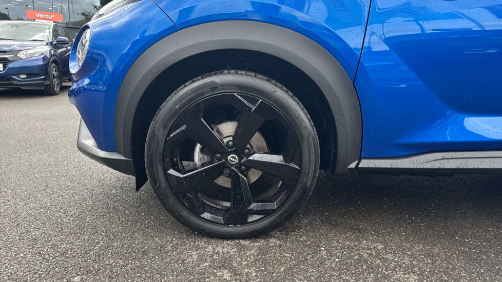 Nissan Juke 1.0 DiG-T Tekna 5dr Petrol Hatchback - Image 22