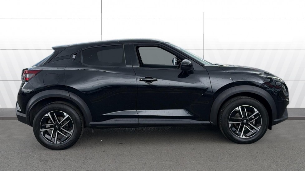 Nissan Juke 1.0 DiG-T N-Connecta 5dr Petrol Hatchback - Image 5