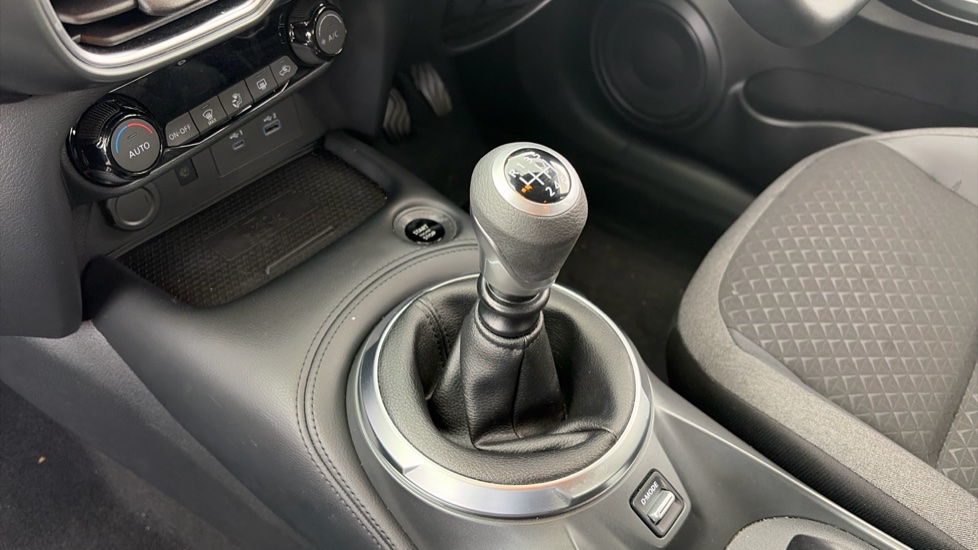Nissan Juke 1.0 DiG-T N-Connecta 5dr Petrol Hatchback - Image 13