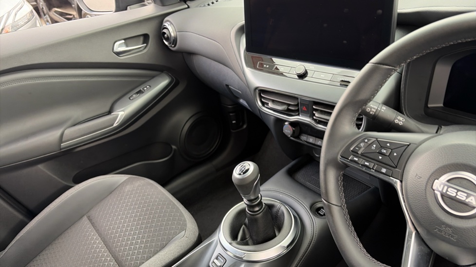Nissan Juke 1.0 DiG-T N-Connecta 5dr Petrol Hatchback - Image 14