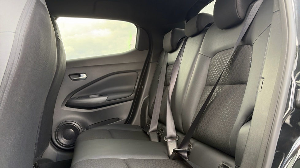 Nissan Juke 1.0 DiG-T N-Connecta 5dr Petrol Hatchback - Image 16