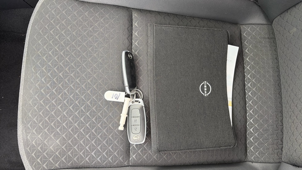 Nissan Juke 1.0 DiG-T N-Connecta 5dr Petrol Hatchback - Image 19