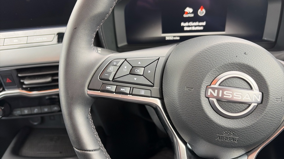 Nissan Juke 1.0 DiG-T N-Connecta 5dr Petrol Hatchback - Image 21