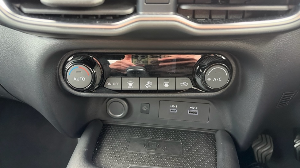Nissan Juke 1.0 DiG-T N-Connecta 5dr Petrol Hatchback - Image 28