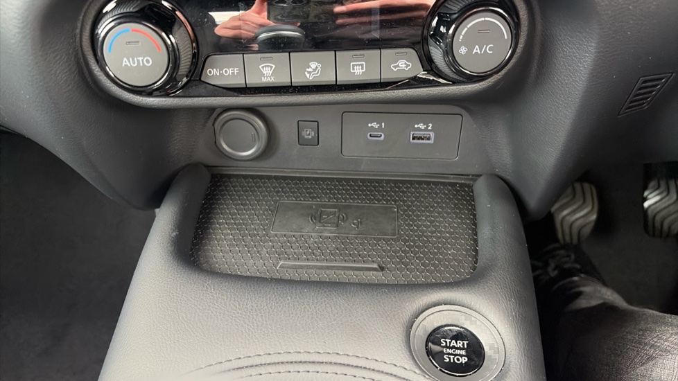 Nissan Juke 1.0 DiG-T N-Connecta 5dr Petrol Hatchback - Image 29