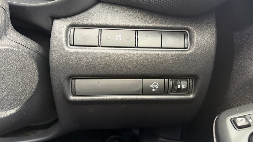 Nissan Juke 1.0 DiG-T N-Connecta 5dr Petrol Hatchback - Image 30