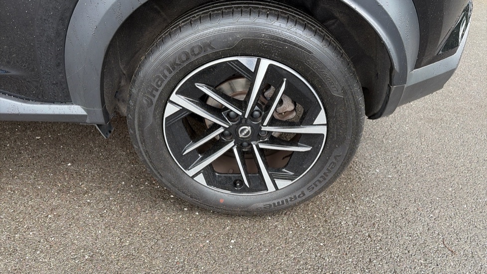 Nissan Juke 1.0 DiG-T N-Connecta 5dr Petrol Hatchback - Image 39