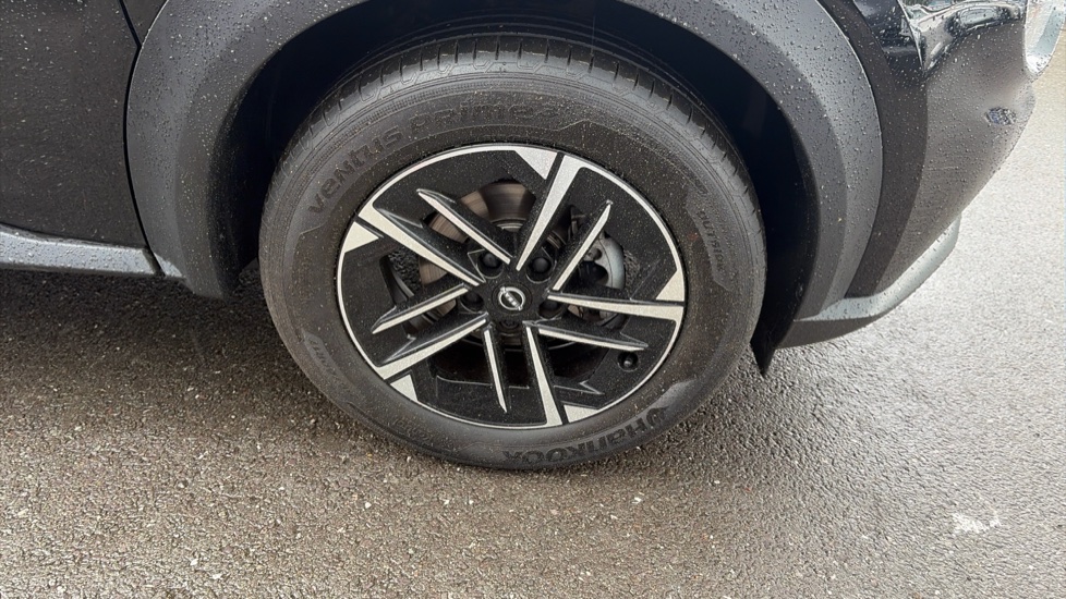 Nissan Juke 1.0 DiG-T N-Connecta 5dr Petrol Hatchback - Image 41
