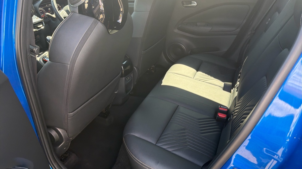 Nissan Juke 1.0 DiG-T Tekna 5dr Petrol Hatchback - Image 16