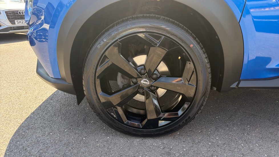 Nissan Juke 1.0 DiG-T Tekna 5dr Petrol Hatchback - Image 27