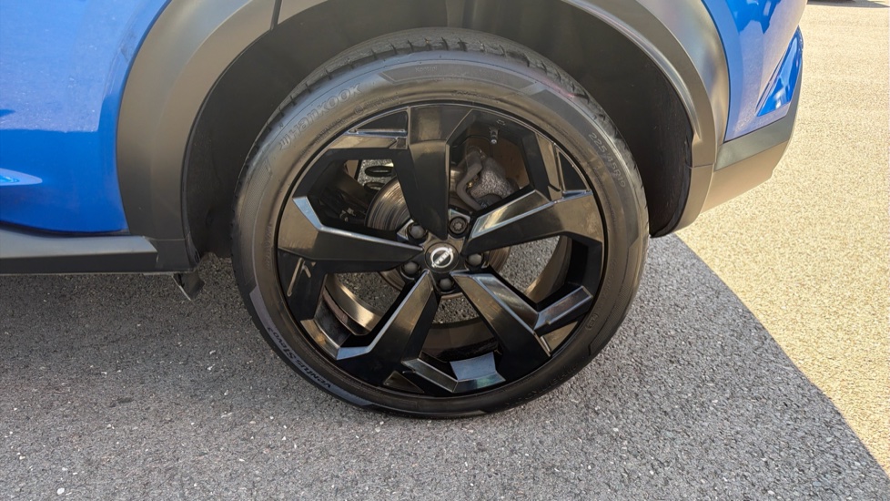 Nissan Juke 1.0 DiG-T Tekna 5dr Petrol Hatchback - Image 28