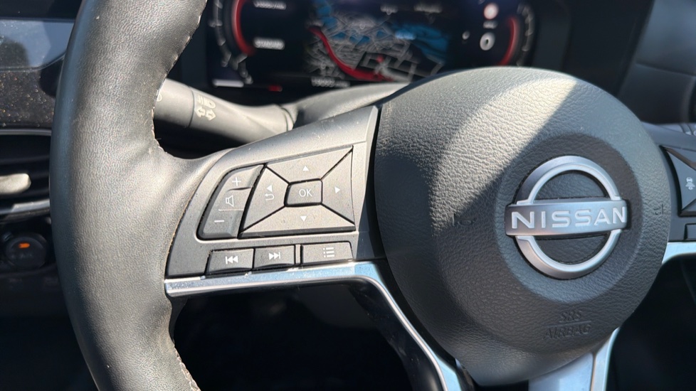 Nissan Juke 1.0 DiG-T Tekna 5dr Petrol Hatchback - Image 41