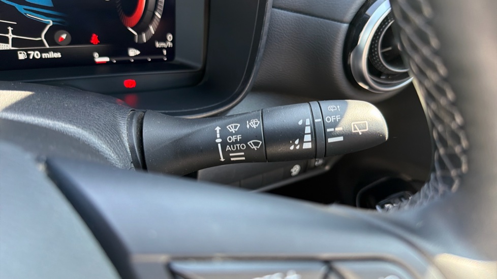 Nissan Juke 1.0 DiG-T Tekna 5dr Petrol Hatchback - Image 43
