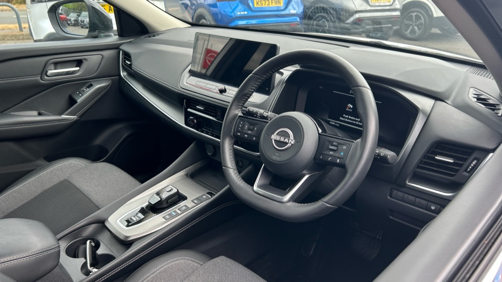 Nissan Qashqai 1.5 E-Power 205 N-Connecta [Glass Roof] 5dr Auto Hybrid Hatchback - Image 11