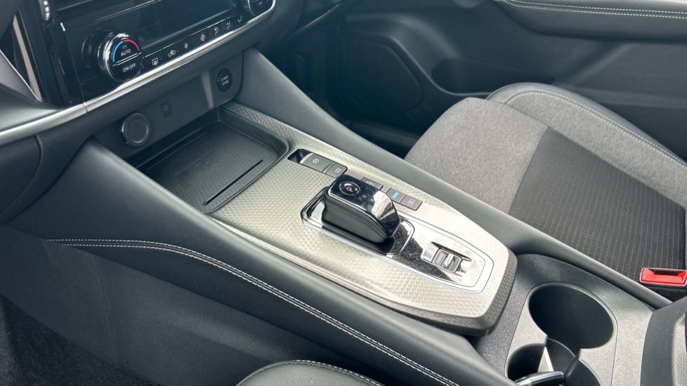 Nissan Qashqai 1.5 E-Power 205 N-Connecta [Glass Roof] 5dr Auto Hybrid Hatchback - Image 13