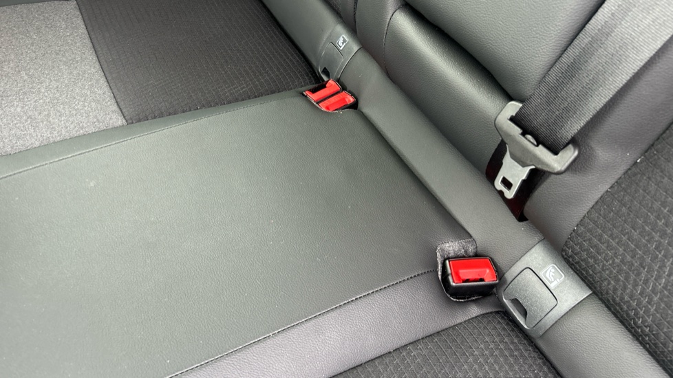 Nissan Qashqai 1.5 E-Power 205 N-Connecta [Glass Roof] 5dr Auto Hybrid Hatchback - Image 17