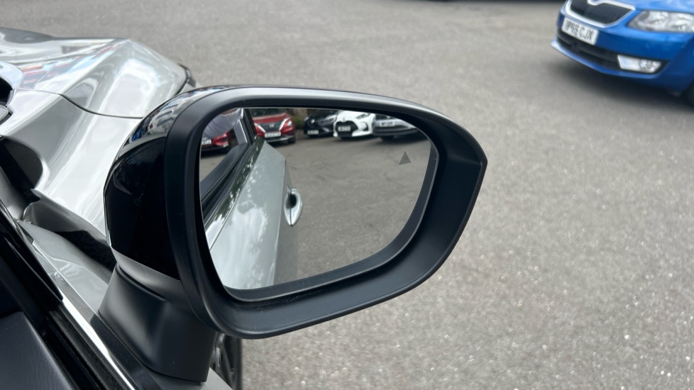 Nissan Qashqai 1.5 E-Power 205 N-Connecta [Glass Roof] 5dr Auto Hybrid Hatchback - Image 21