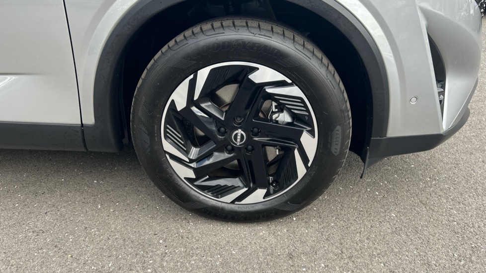 Nissan Qashqai 1.5 E-Power 205 N-Connecta [Glass Roof] 5dr Auto Hybrid Hatchback - Image 23
