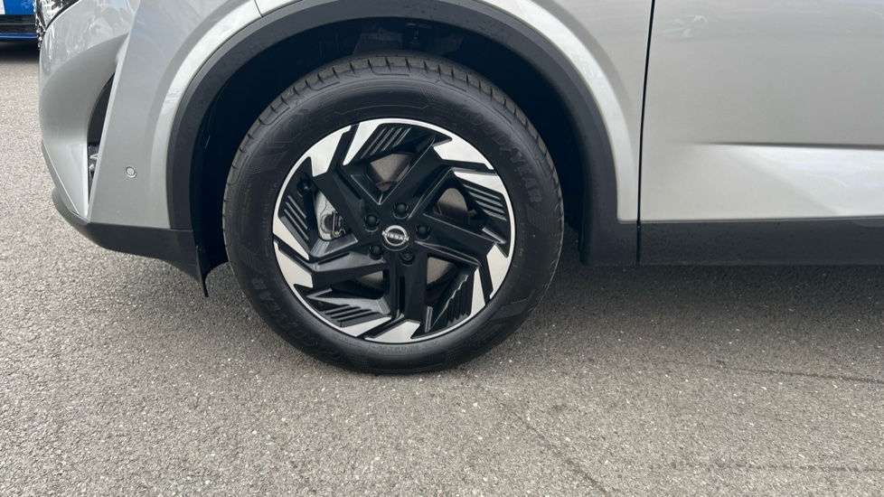 Nissan Qashqai 1.5 E-Power 205 N-Connecta [Glass Roof] 5dr Auto Hybrid Hatchback - Image 25