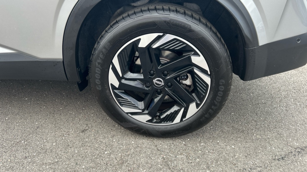 Nissan Qashqai 1.5 E-Power 205 N-Connecta [Glass Roof] 5dr Auto Hybrid Hatchback - Image 26
