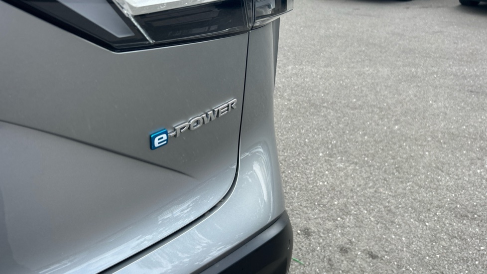 Nissan Qashqai 1.5 E-Power 205 N-Connecta [Glass Roof] 5dr Auto Hybrid Hatchback - Image 30