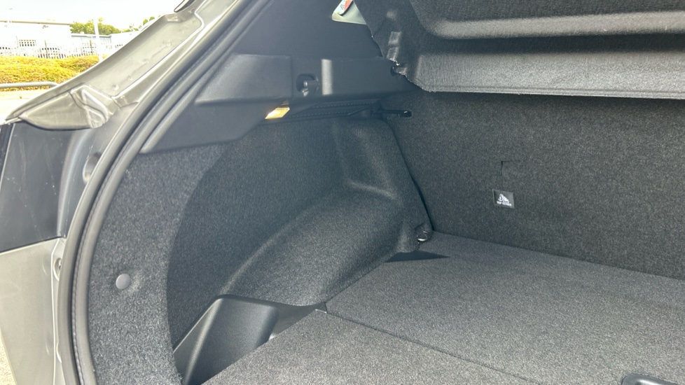 Nissan Qashqai 1.5 E-Power 205 N-Connecta [Glass Roof] 5dr Auto Hybrid Hatchback - Image 32